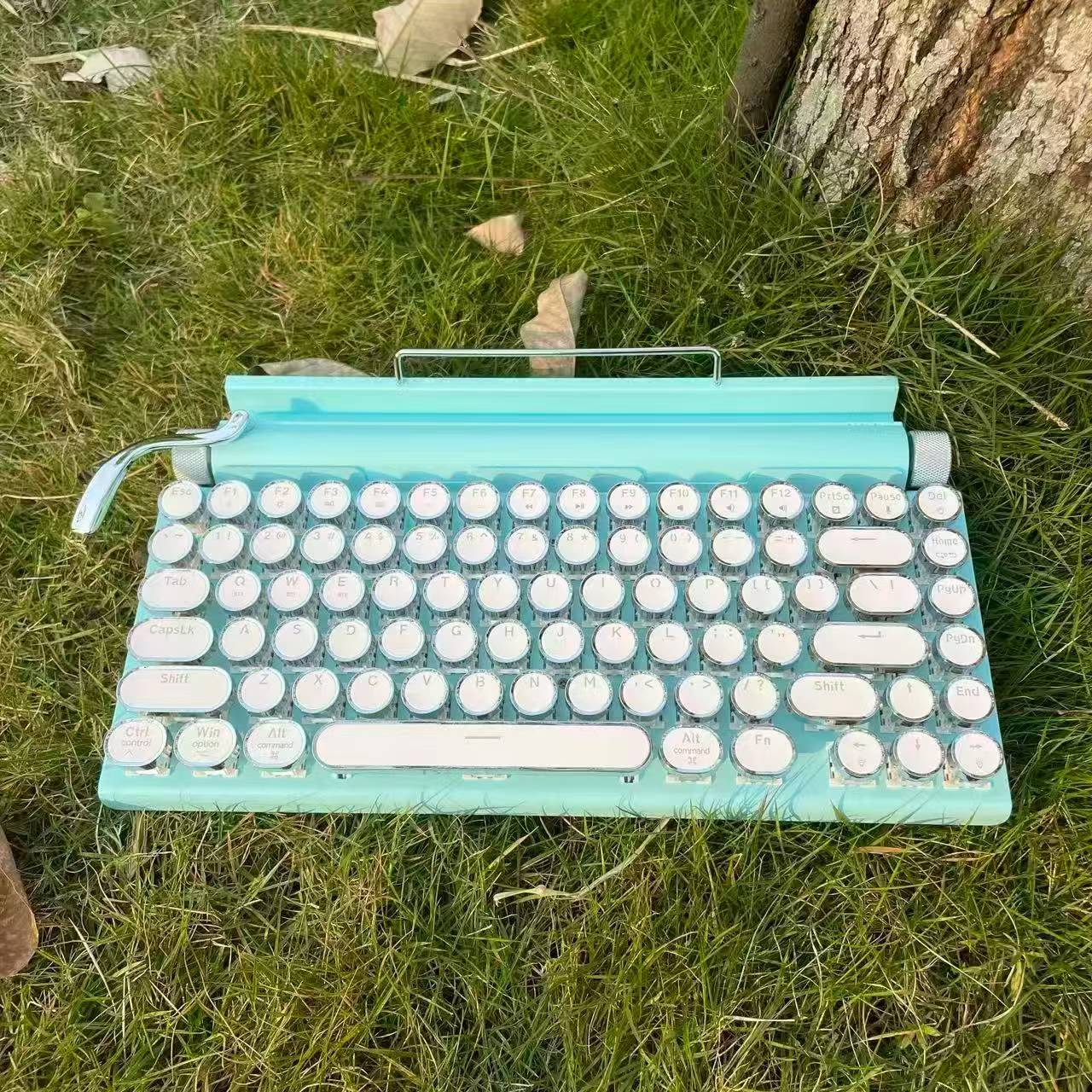 Retro Typewriter Style Wireless Keyboard - Wholesale