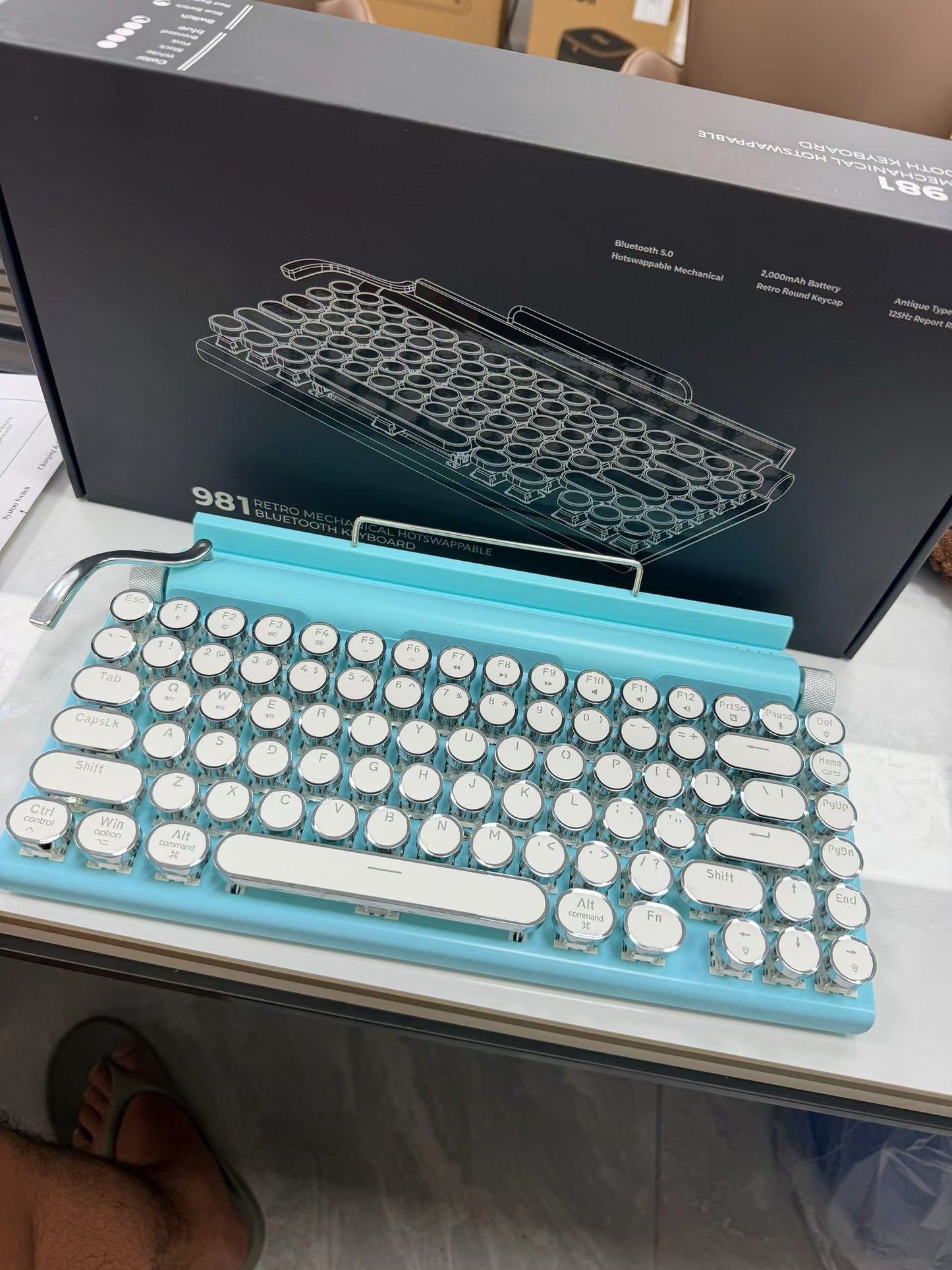 Retro Typewriter Style Wireless Keyboard - Wholesale